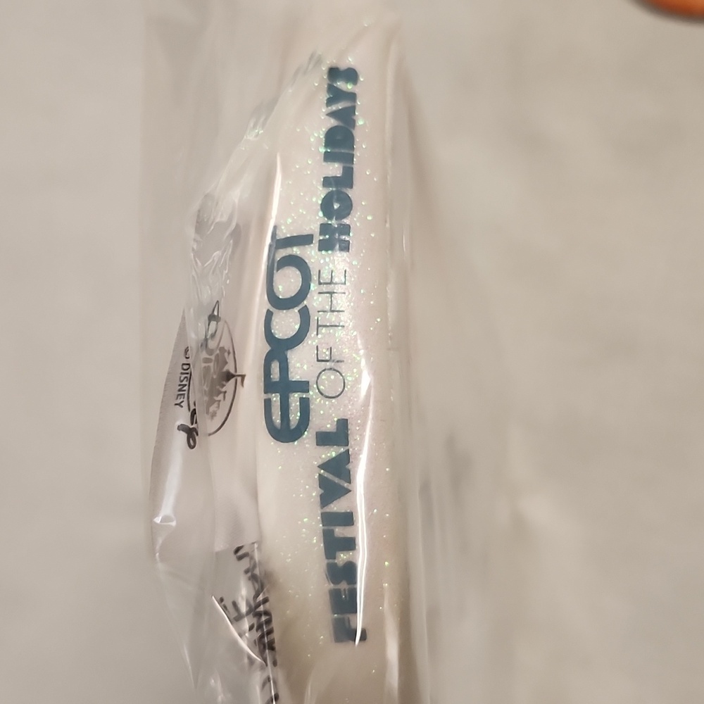 Disney 2024  Snowglobe Ears, Loungefly Stitch Wallet &  Jewel Keychain Key - Picture 5 of 17